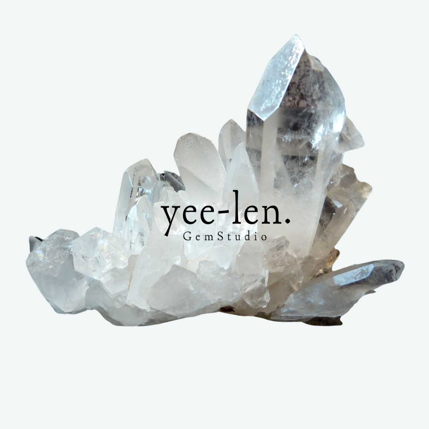 Yee-len Gems Birthstone of April Clear Quartz